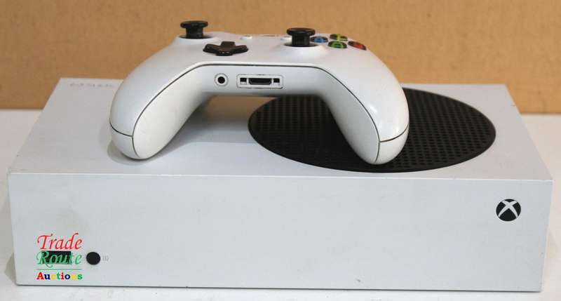 Microsoft - Xbox Series S 512GB SSD Console + 1 Controller