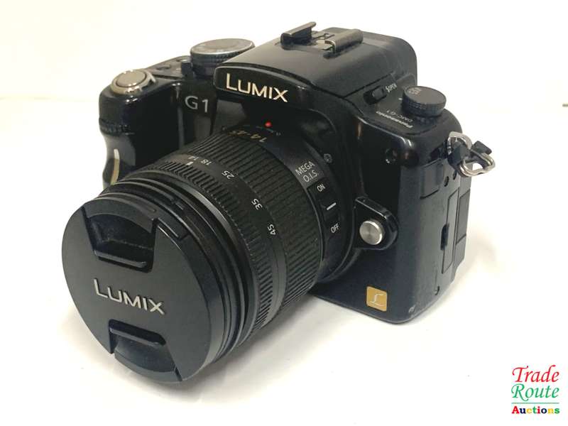 Panasonic Lumix DMC-G1 SLR-Style Digital Camera (Black) with 14-45mm Lens