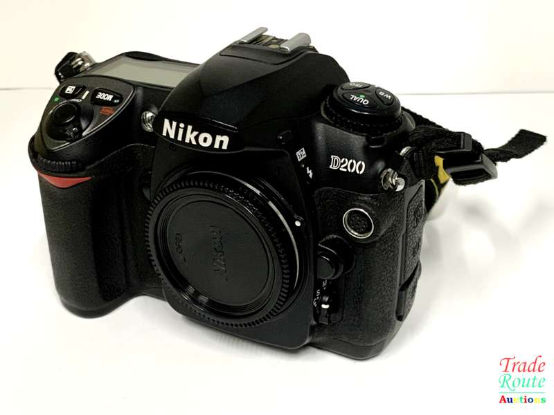 NIKON D200 DSLR CAMERA Body (ONLY) 10.2 Megapixels