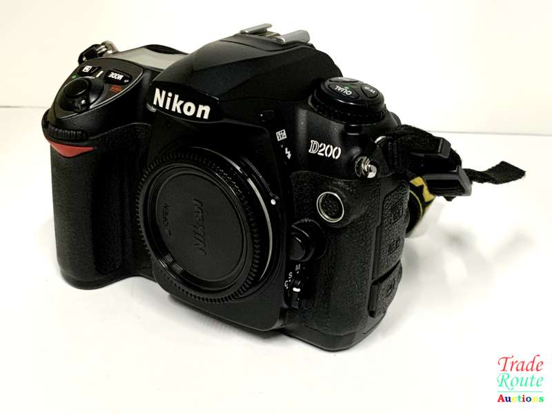 NIKON D200 DSLR CAMERA Body (ONLY) 10.2 Megapixels