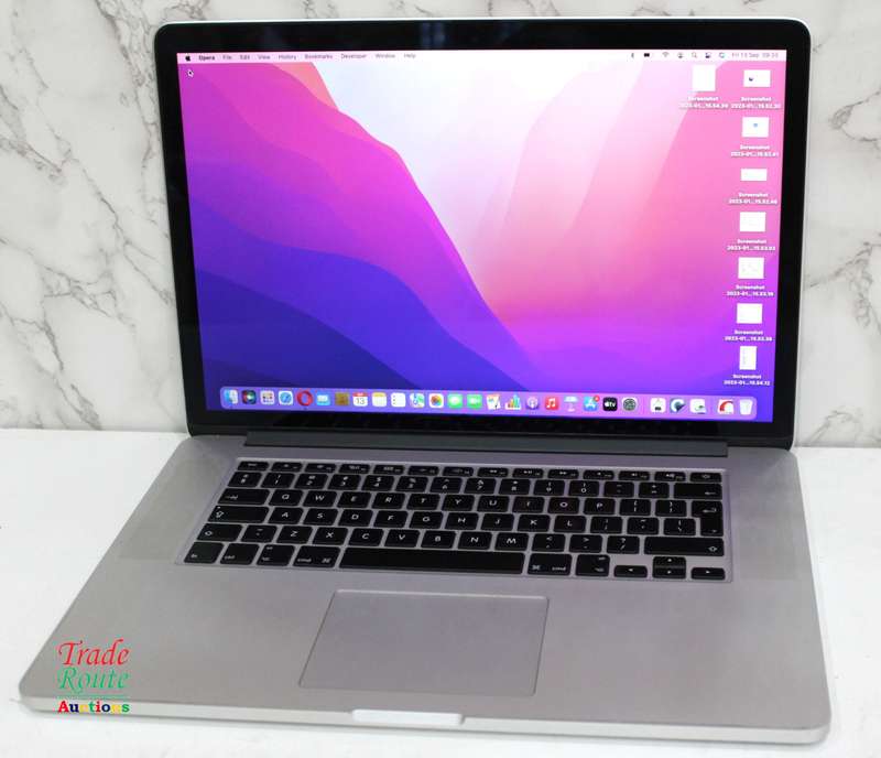 Apple MacBook Pro 15.4-inch  | Core i7 2.2GHz | 16GB RAM | 256GB SSD MID 2015 ** RETINA DISPLAY **