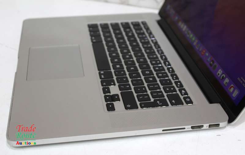 Apple MacBook Pro 15.4-inch  | Core i7 2.2GHz | 16GB RAM | 256GB SSD MID 2015 ** RETINA DISPLAY **