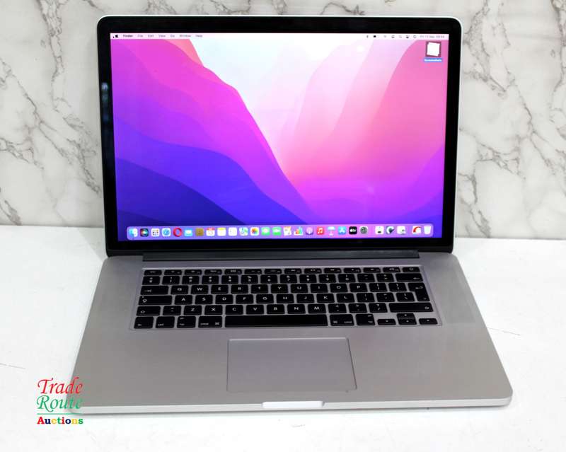 Apple MacBook Pro 15.4-inch  | Core i7 2.2GHz | 16GB RAM | 256GB SSD MID 2015 **  MAC OS Monterey **