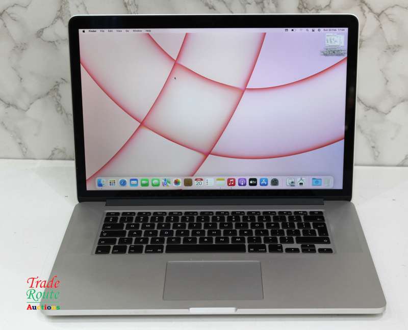 Apple MacBook Pro 15.4-inch  | Core i7 2.2GHz | 16GB RAM | 256GB SSD MID 2015 **  MAC OS Monterey **