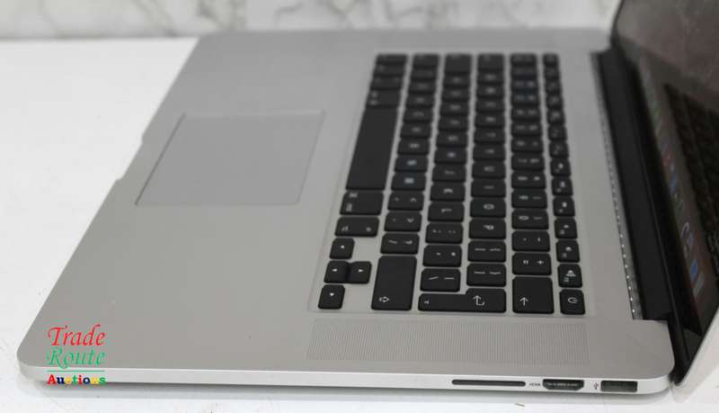 Apple MacBook Pro 15.4-inch  | Core i7 2.2GHz | 16GB RAM | 256GB SSD MID 2015 **  MAC OS Monterey **