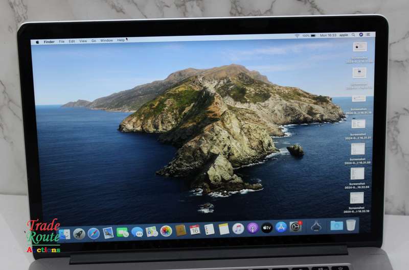 Apple MacBook Pro 15.4-inch  | Core i7 2.2GHz | 16GB RAM | 256GB SSD MID 2015 ** macOS Catalina **