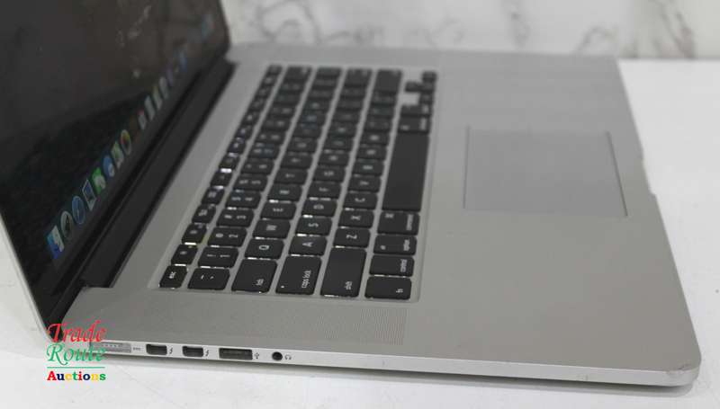 Apple MacBook Pro 15.4-inch  | Core i7 2.2GHz | 16GB RAM | 256GB SSD MID 2015 ** macOS Catalina **