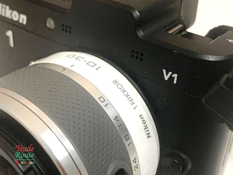 Nikon 1 V1 HD Digital Camera with 10-30mm VR 1 NIKKOR Lens (WHITE)