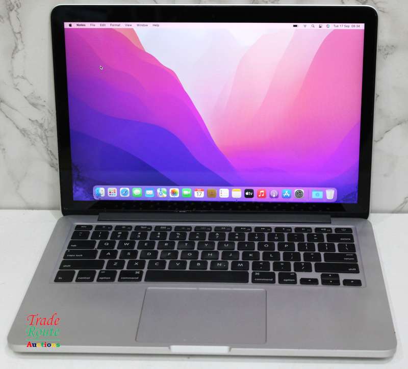 MacBook Pro 13.3-inch 2015 Retina | Core i7 3.1GHz | 16GB RAM | 512GB SSD - Screen faded in corners