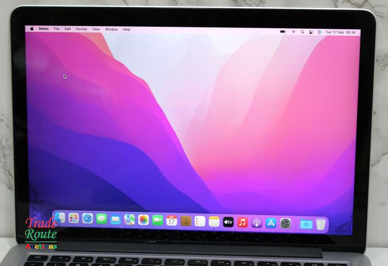 MacBook Pro 13.3-inch 2015 Retina | Core i7 3.1GHz | 16GB RAM | 512GB SSD - Screen faded in corners