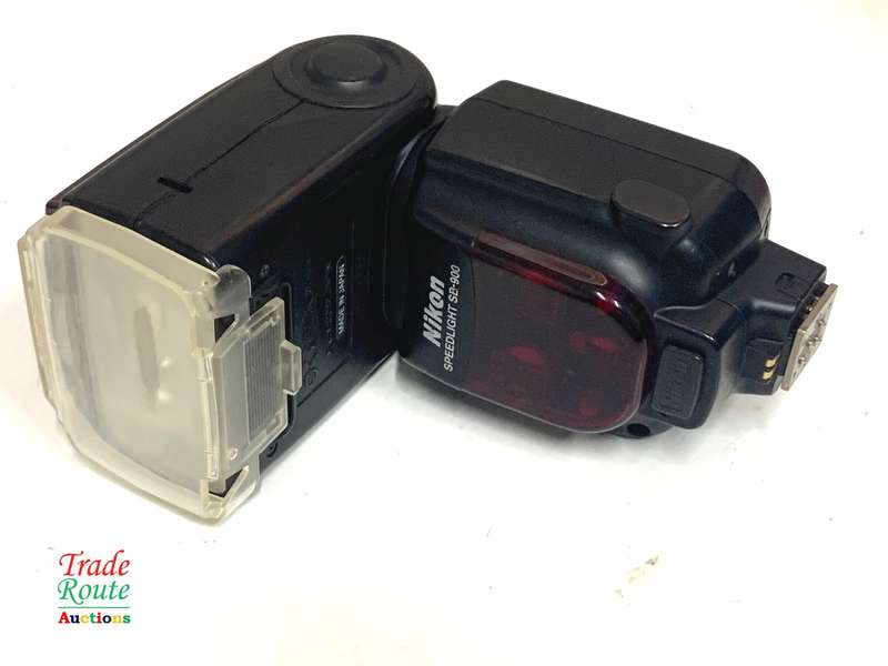Nikon SB-900 Speedlight Flash for Nikon DSLR Cameras