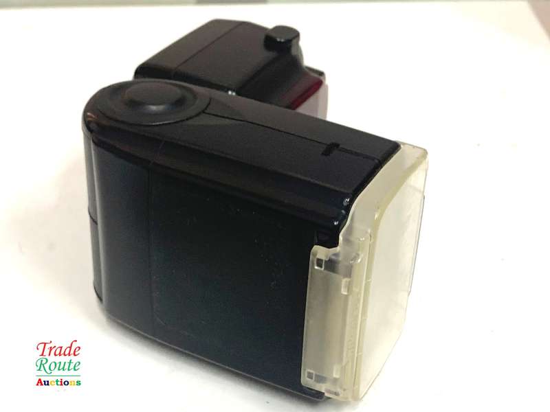 Nikon SB-900 Speedlight Flash for Nikon DSLR Cameras