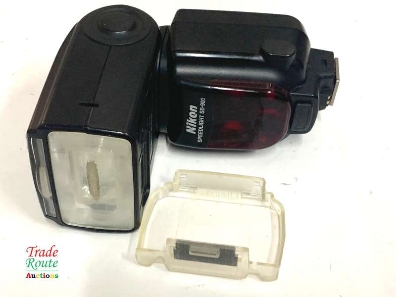 Nikon SB-900 Speedlight Flash for Nikon DSLR Cameras