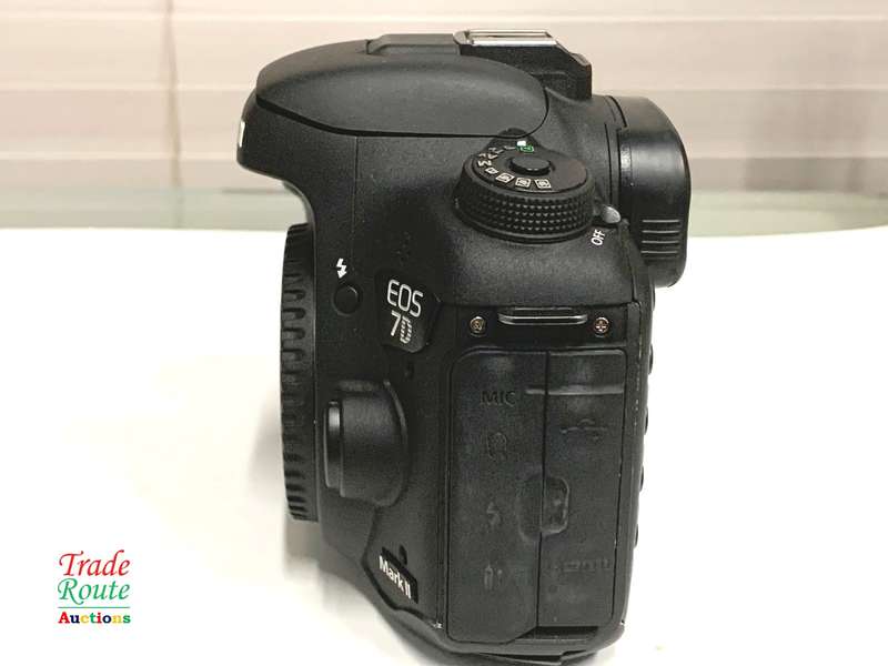 Canon EOS 7D Mark II DSLR Camera (Body only) 20.2 MP