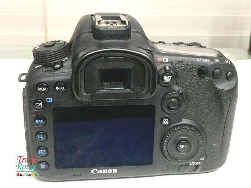 Canon EOS 7D Mark II DSLR Camera (Body only) 20.2 MP