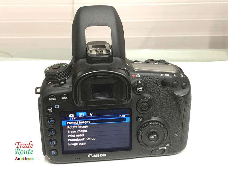 Canon EOS 7D Mark II DSLR Camera (Body only) 20.2 MP