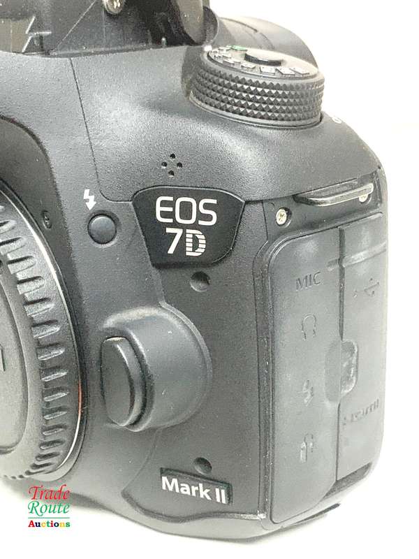 Canon EOS 7D Mark II DSLR Camera (Body only) 20.2 MP