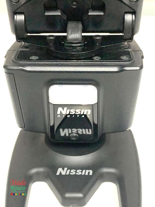 Nissin i40 Flash for Fujifilm Mirrorless Digital cameras Flash works with X-T4, X-T3, X-T2, X-T1 etc