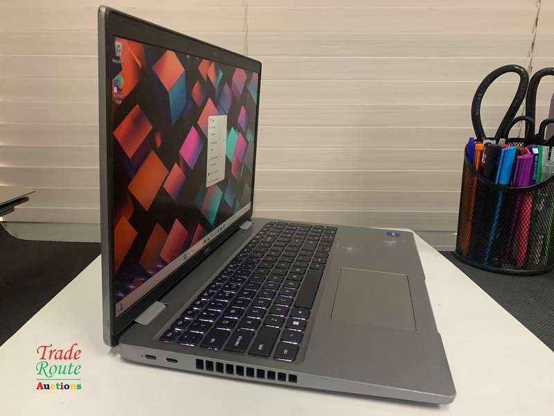 DELL LATITUDE 5520 15.6" FHD Laptop | 11th Gen Core i7-1165G7 | 16GB RAM | 512GB SSD