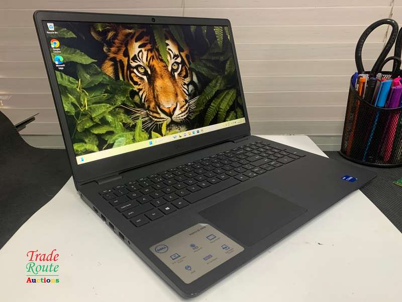 Dell Vostro 3500 15.6-inch FHD Business Laptop Intel Core i5-1135G7 16GB RAM 500GB SSD + 1TB HDD