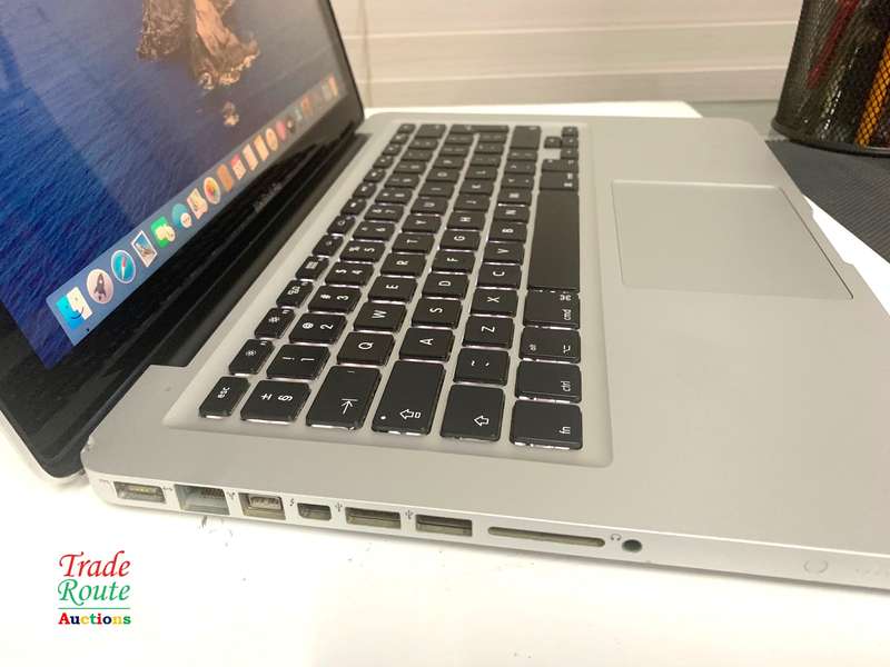 Apple MacBook Pro 13.3-inch  | Core i5 2.5GHz | 16GB RAM | 500GB SSD
