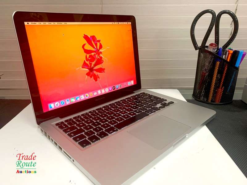 Apple MacBook Pro 13.3-inch  | Core i5 2.5GHz | 16GB RAM | 500GB SSD