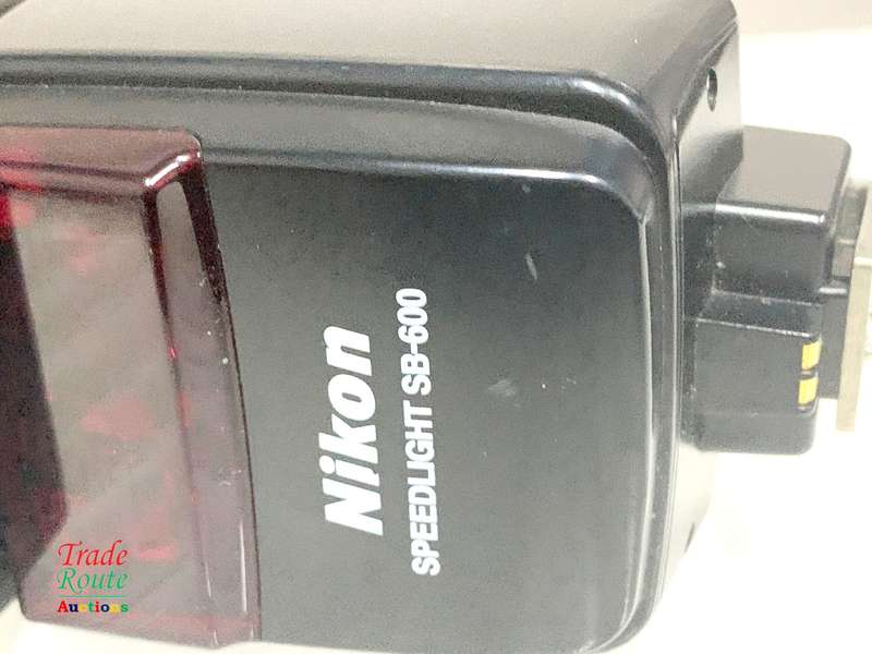 Nikon SB-600 Speedlight Flash for Nikon DSLR Cameras