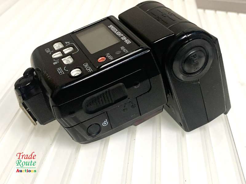 Nikon SB-600 Speedlight Flash for Nikon DSLR Cameras