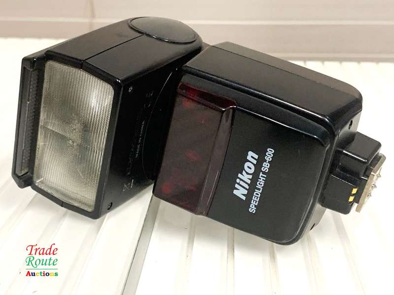 Nikon SB-600 Speedlight Flash for Nikon DSLR Cameras