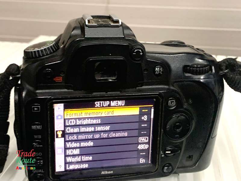 Nikon D90 12.3MP DSLR Camera with Nikon 18-55 Lens Kit