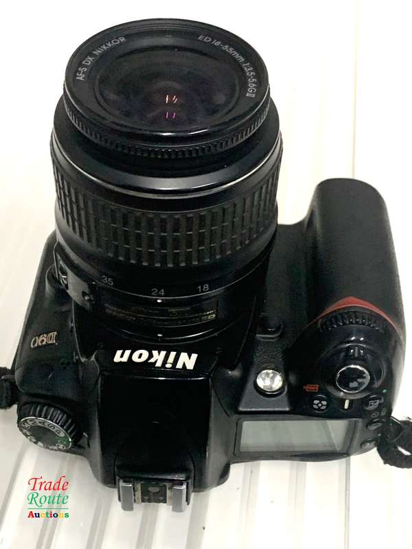 Nikon D90 12.3MP DSLR Camera with Nikon 18-55 Lens Kit