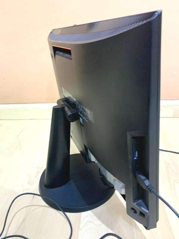 Lenovo ThinkCentre V310z i5-7400 19.5" All-In-One Desktop Computer