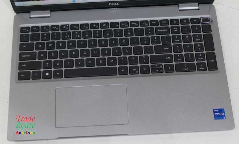 DELL LATITUDE 5520 15.6"FHD Laptop | 11th Gen Core i7-1165G7 | 16GB RAM | 512GB SSD Corner Chipped