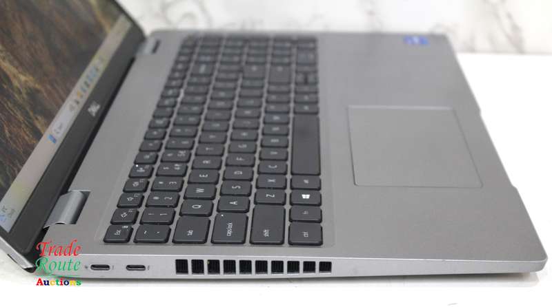 DELL LATITUDE 5520 15.6"FHD Laptop | 11th Gen Core i7-1165G7 | 16GB RAM | 512GB SSD Corner Chipped