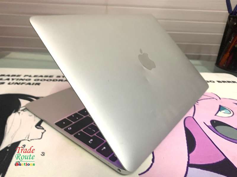 MacBook Core M5 1.2Ghz 12 inch RETINA SILVER (Early 2016 Model) | 8GB RAM | 500GB SSD | 2304x1440