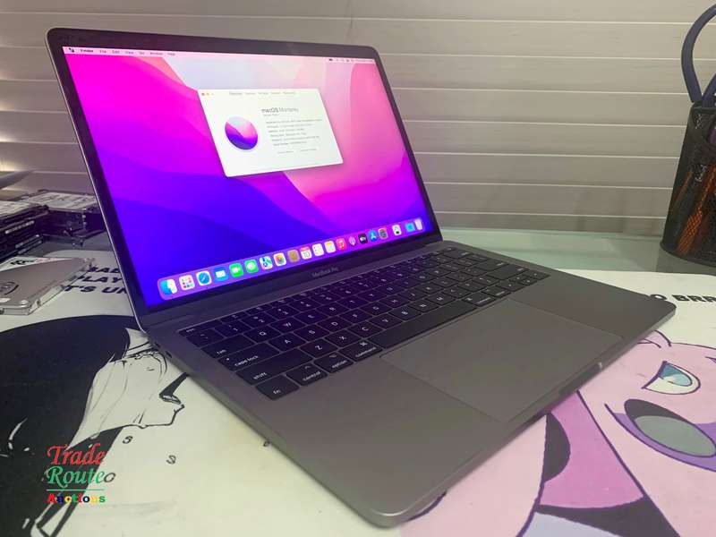 MacBook Pro 13.3-inch  | Core i5 2.3GHz | 8GB RAM | 256GB SSD - 2017 - MacOS Monterey