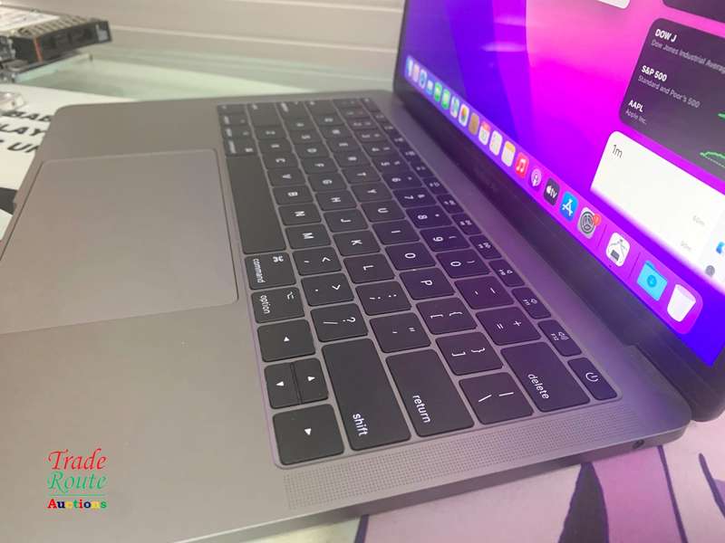 MacBook Pro 13.3-inch  | Core i5 2.3GHz | 8GB RAM | 256GB SSD - 2017 - MacOS Monterey