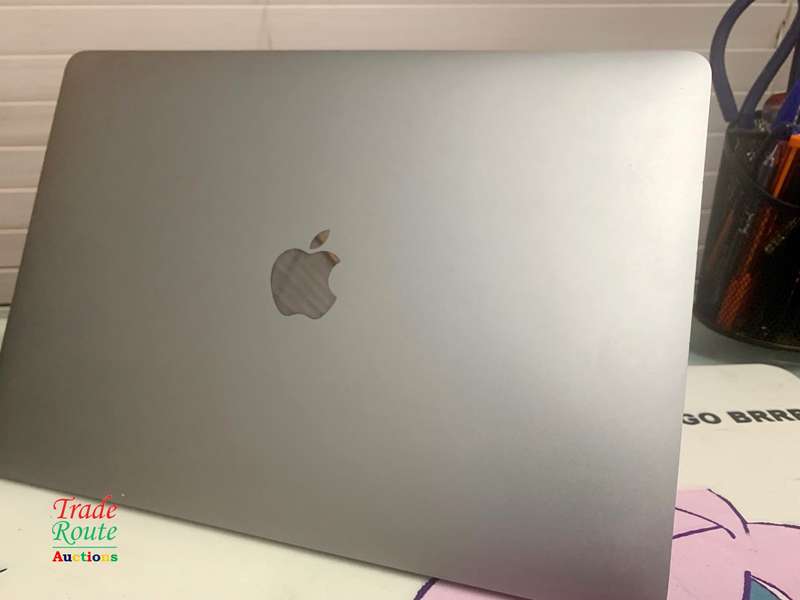 MacBook Pro 13.3-inch  | Core i5 2.3GHz | 8GB RAM | 256GB SSD - 2017 - MacOS Monterey