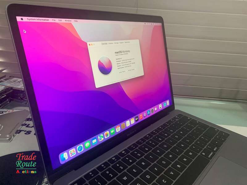2019 MacBook Air 13.3-inch | Core i5 1.6GHz | 8GB RAM | 256GB SSD ** Retina **