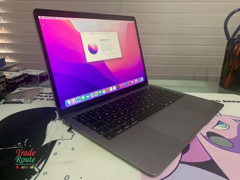 2019 MacBook Air 13.3-inch | Core i5 1.6GHz | 8GB RAM | 256GB SSD ** Retina **
