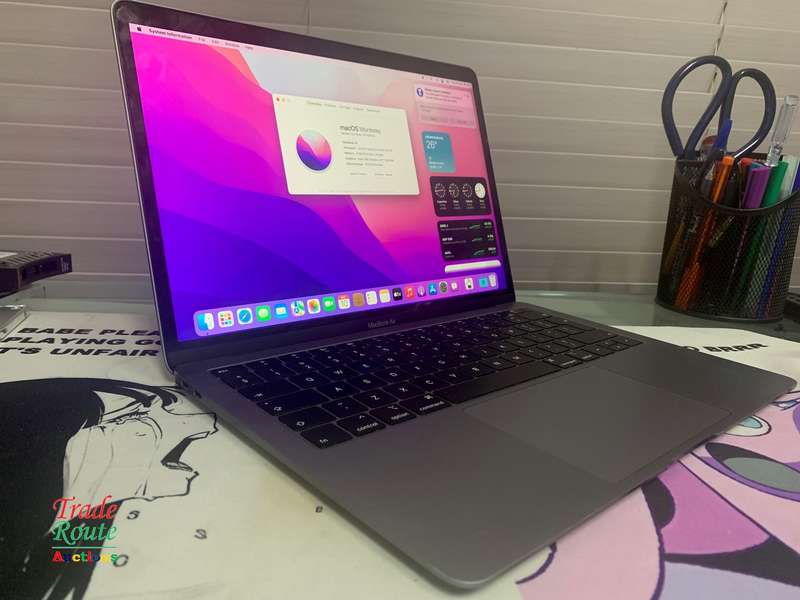 2019 MacBook Air 13.3-inch | Core i5 1.6GHz | 8GB RAM | 256GB SSD ** Retina **