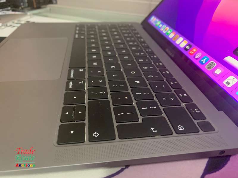 2019 MacBook Air 13.3-inch | Core i5 1.6GHz | 8GB RAM | 256GB SSD ** Retina **