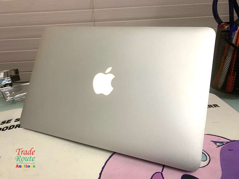 MacBook Air 11.6-inch | Core i5 1.3GHz | 4GB RAM | 128GB SSD FLASH MAC OS Big Sur