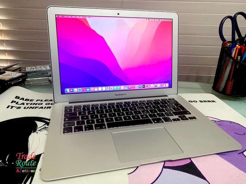 2017 MacBook Air 13.3-inch | Core i5 1.8GHz | 8GB RAM | 128GB SSD MacOS Monterey