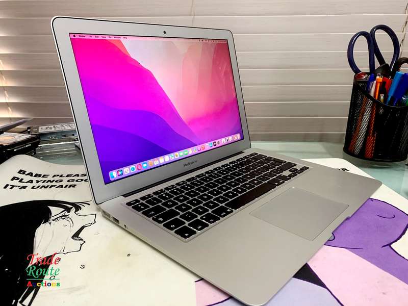 2017 MacBook Air 13.3-inch | Core i5 1.8GHz | 8GB RAM | 128GB SSD MacOS Monterey