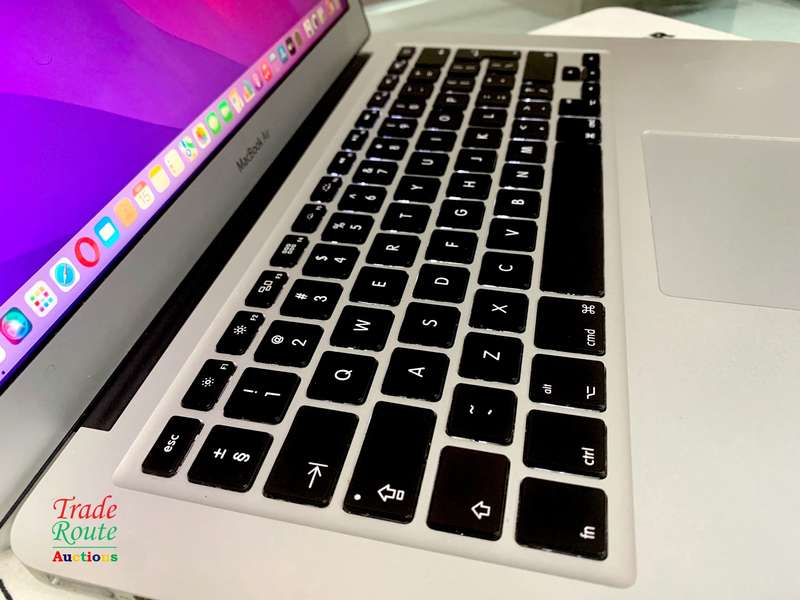 2017 MacBook Air 13.3-inch | Core i5 1.8GHz | 8GB RAM | 128GB SSD MacOS Monterey