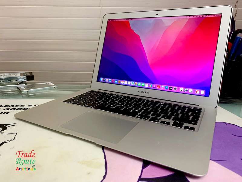 2017 MacBook Air 13.3-inch | Core i5 1.8GHz | 8GB RAM | 128GB SSD MacOS Monterey