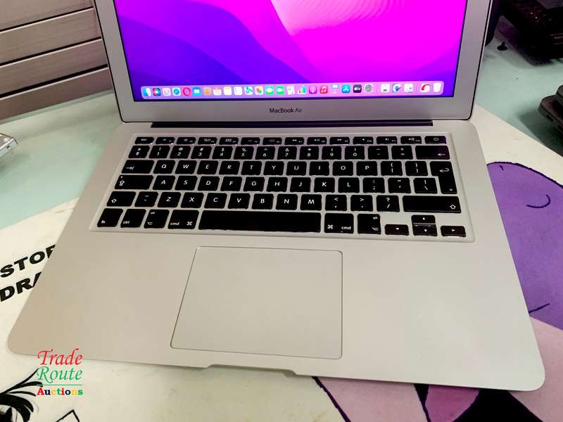 2017 MacBook Air 13.3-inch | Core i5 1.8GHz | 8GB RAM | 128GB SSD MacOS Monterey