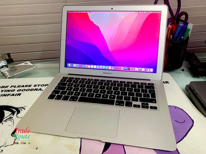2017 MacBook Air 13.3-inch | Core i5 1.8GHz | 8GB RAM | 128GB SSD MacOS Monterey