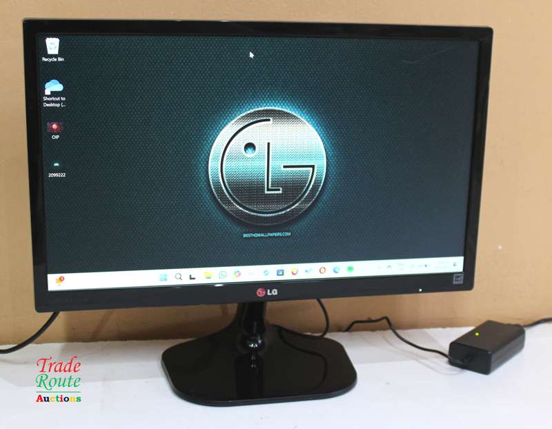 LG 23-Inch IPS LED Monitor 23MP55HQ - HDMI & VGA PORTS